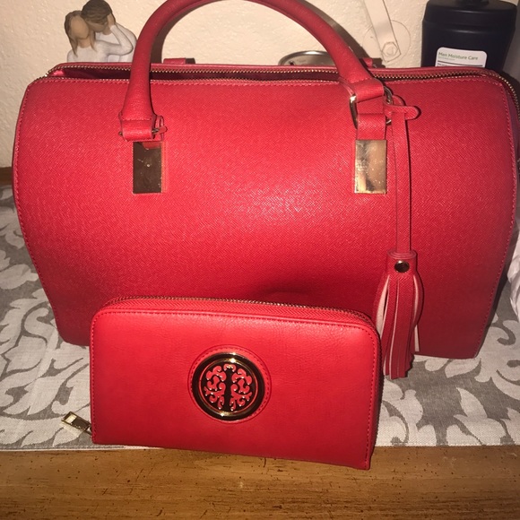Red purse and wallet - Picture 1 of 4